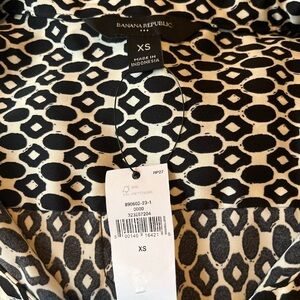 Banana Republic Monochrome Geometric Blouse